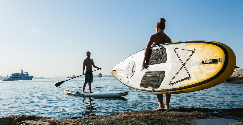 paddling the Airis inflatable SUP