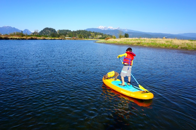 paddling pe Alouette River kids ISUP