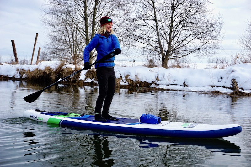 winter paddle boarding with Thumb Runner paddle