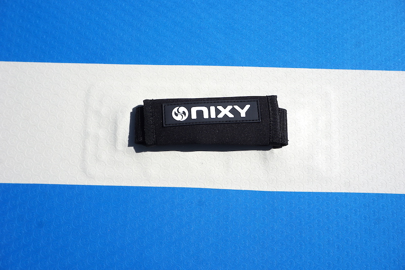 Nixy center handle