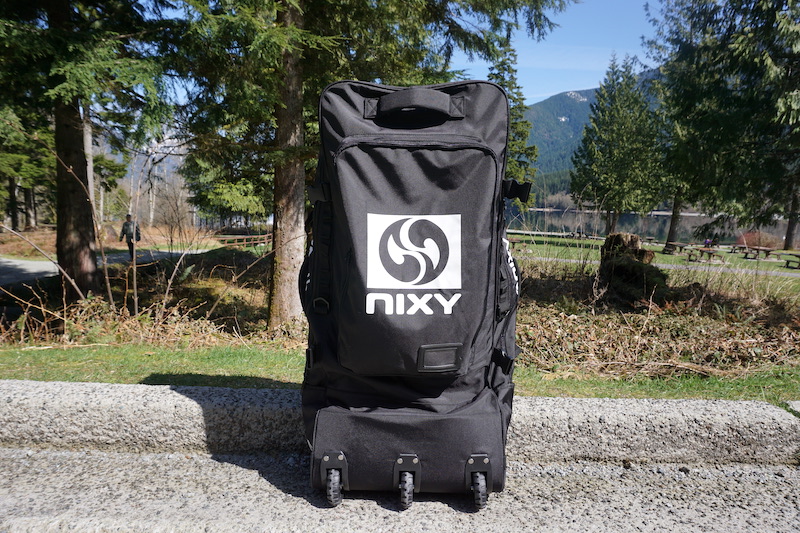 Nixy 3-wheeled backpack